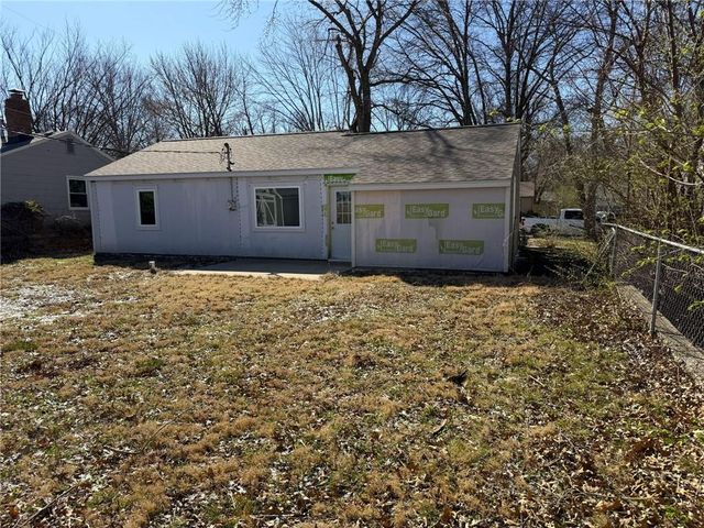 2608 Moundview Drive, Lawrence, KS 66049