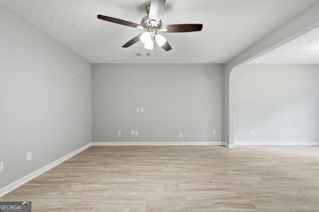 605 Magnolia Gardens Walk, Mcdonough, GA 30253