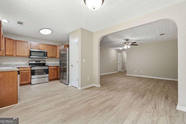 605 Magnolia Gardens Walk, Mcdonough, GA 30253