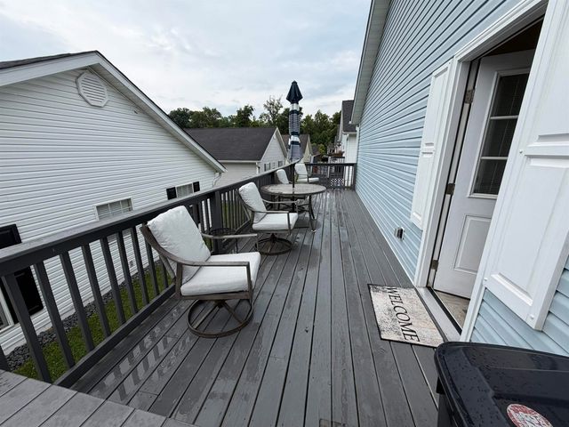105 Palm Drive, Huntington, WV 25705