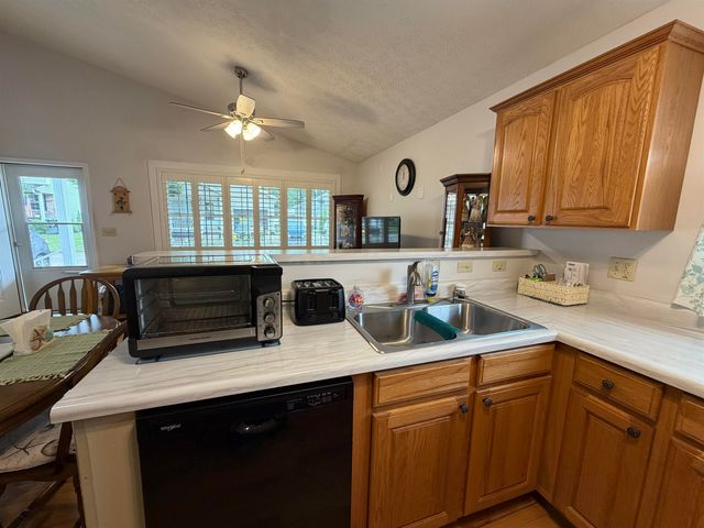 105 Palm Drive, Huntington, WV 25705
