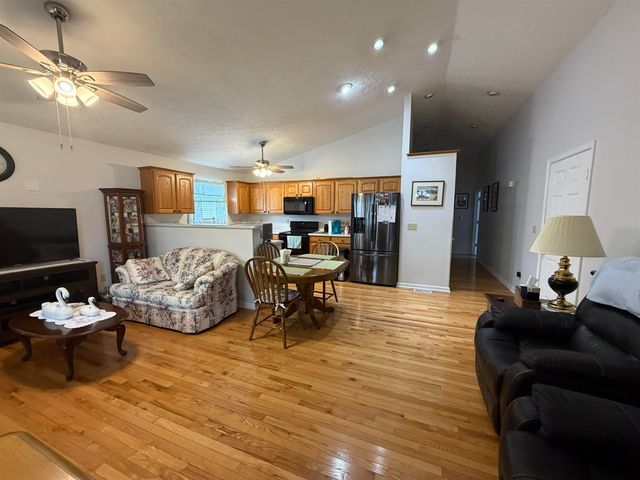 105 Palm Drive, Huntington, WV 25705