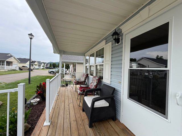 105 Palm Drive, Huntington, WV 25705