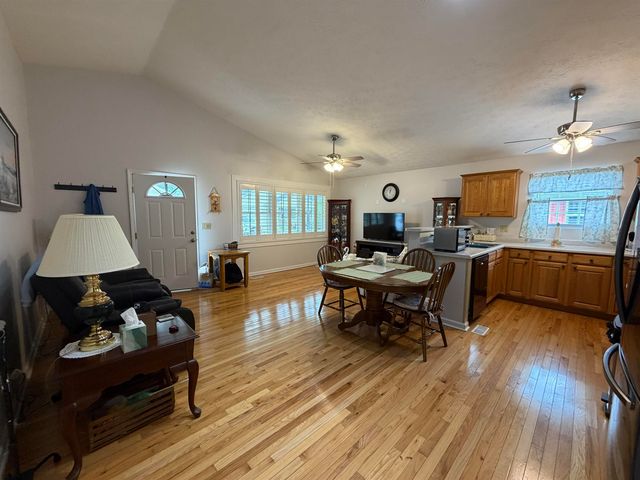 105 Palm Drive, Huntington, WV 25705