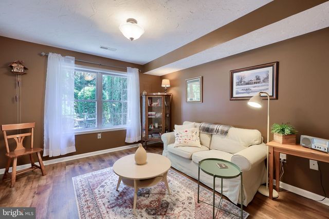 111 SILVER SCREEN DR, York, PA 17402