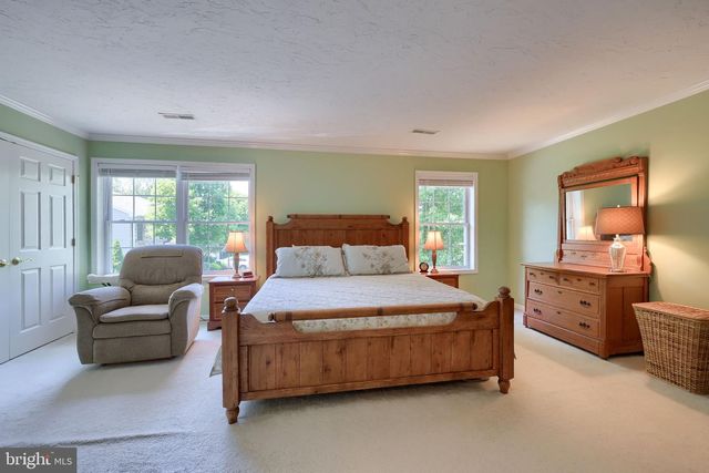111 SILVER SCREEN DR, York, PA 17402