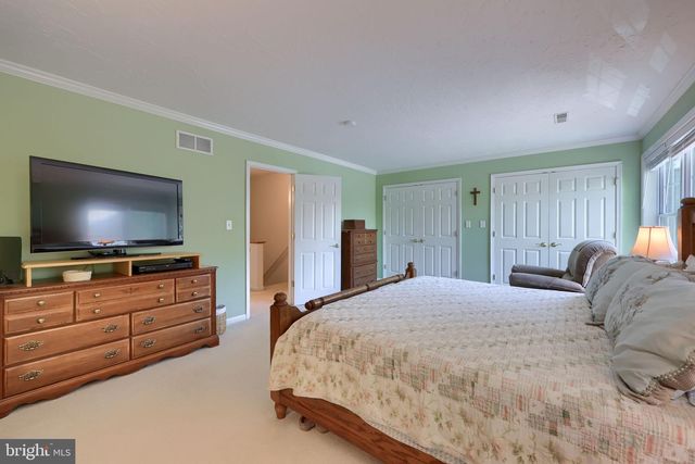 111 SILVER SCREEN DR, York, PA 17402