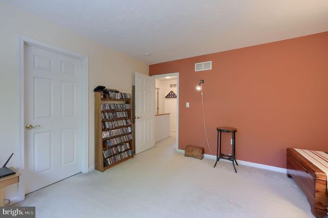 111 SILVER SCREEN DR, York, PA 17402