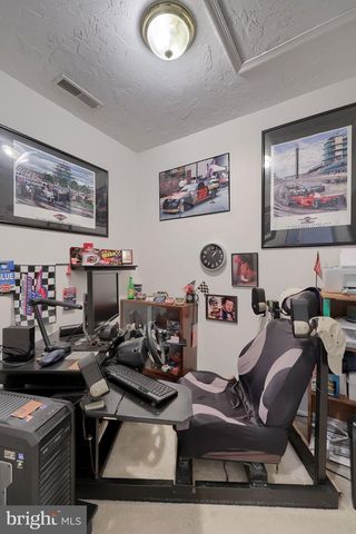 111 SILVER SCREEN DR, York, PA 17402