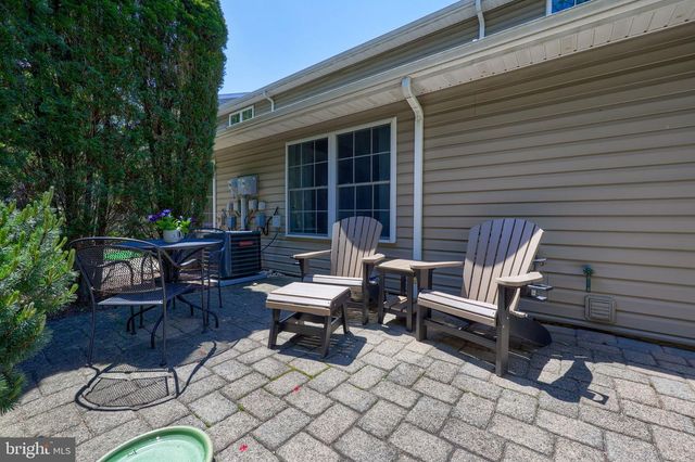 111 SILVER SCREEN DR, York, PA 17402