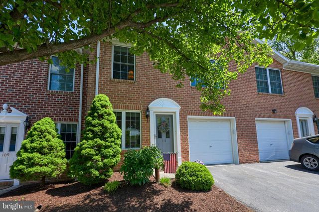 111 SILVER SCREEN DR, York, PA 17402