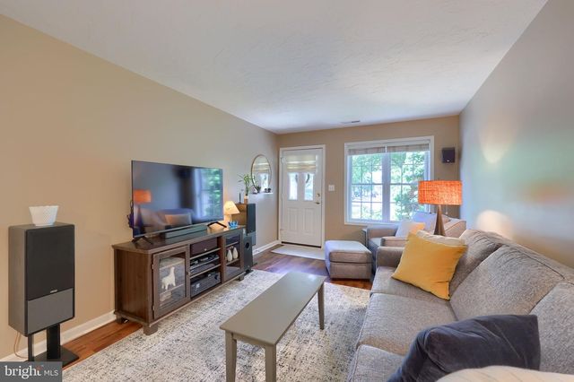 111 SILVER SCREEN DR, York, PA 17402