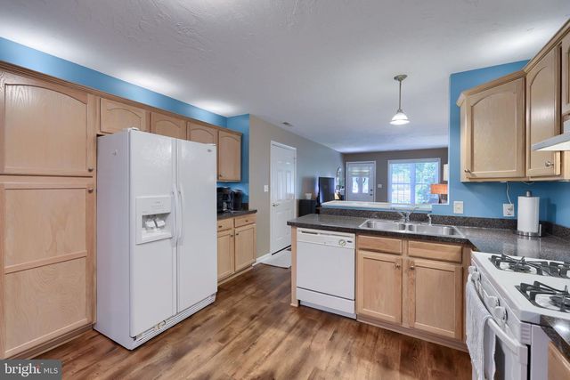 111 SILVER SCREEN DR, York, PA 17402