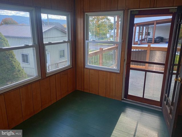 732 W 6TH ST, Lewistown, PA 17044