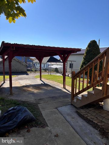 732 W 6TH ST, Lewistown, PA 17044