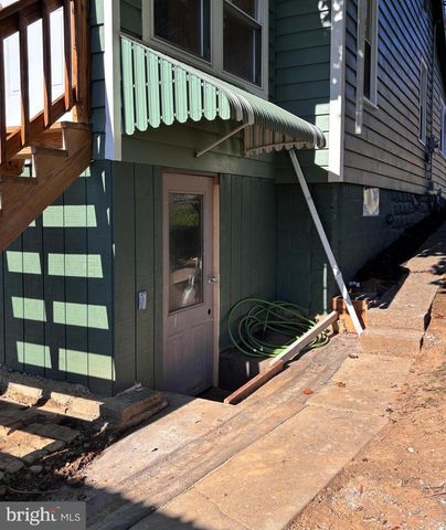 732 W 6TH ST, Lewistown, PA 17044