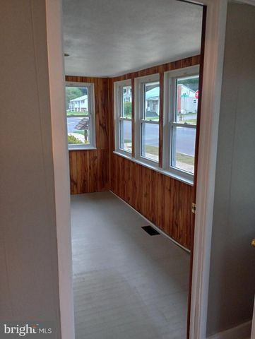 732 W 6TH ST, Lewistown, PA 17044