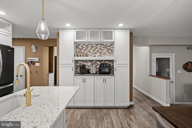 4 MILL RUN CT, Medford, NJ 08055