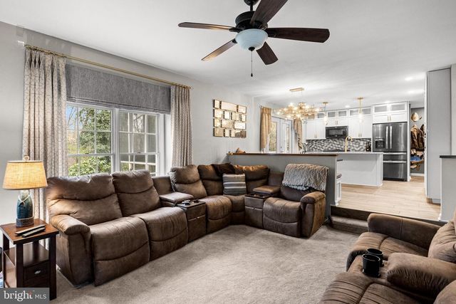 4 MILL RUN CT, Medford, NJ 08055