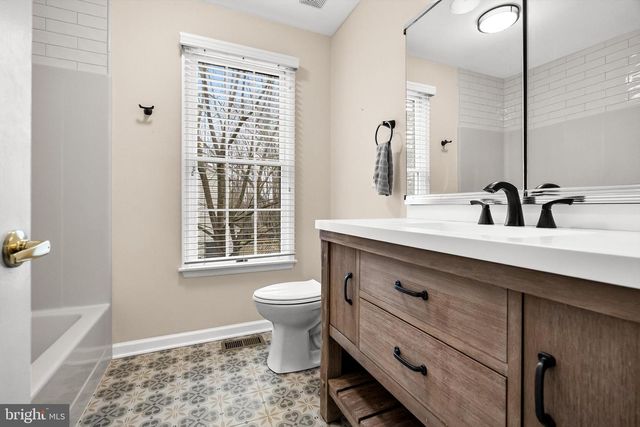 4 MILL RUN CT, Medford, NJ 08055