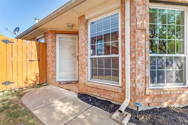 6509 Regina Drive, Fort Worth, TX 76131