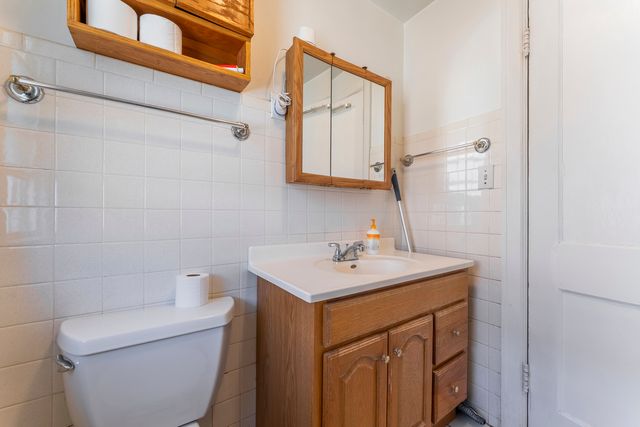 2618 N 73rd Avenue, Elmwood Park, IL 60707