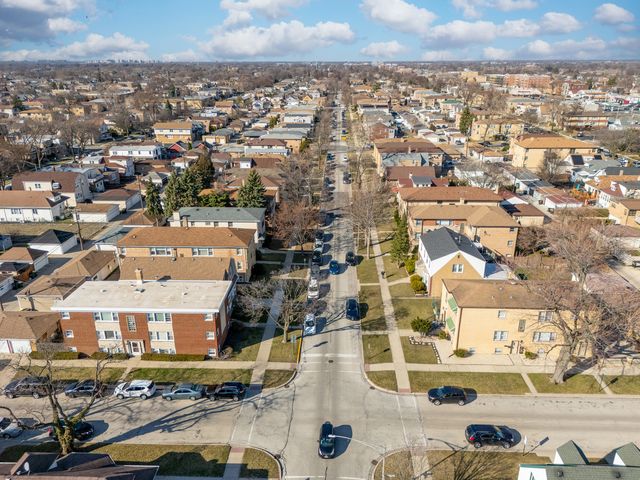 2618 N 73rd Avenue, Elmwood Park, IL 60707
