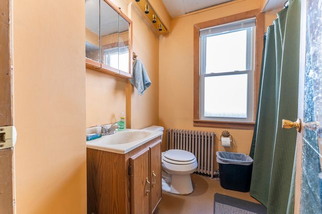 2618 N 73rd Avenue, Elmwood Park, IL 60707