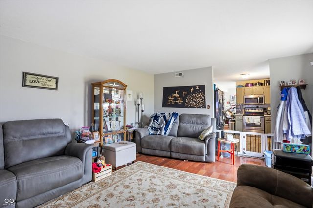 2219 Rolling Oak Drive, Indianapolis, IN 46214