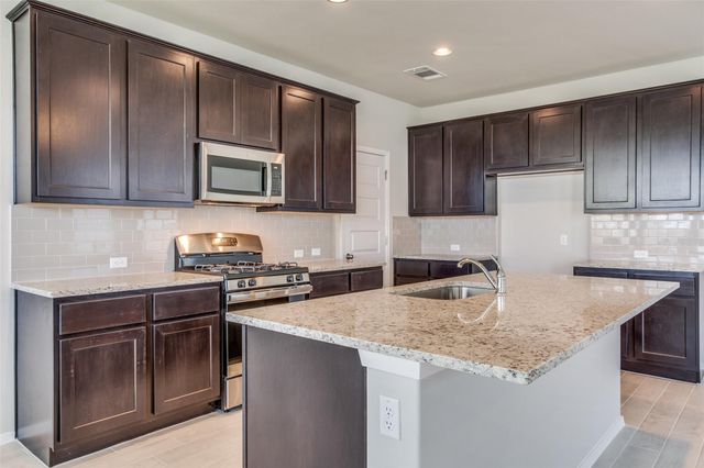 146 White Dunes DR, Maxwell, TX 78656