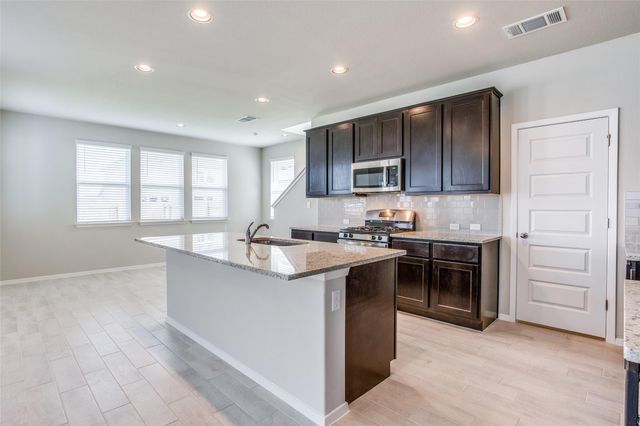 146 White Dunes DR, Maxwell, TX 78656