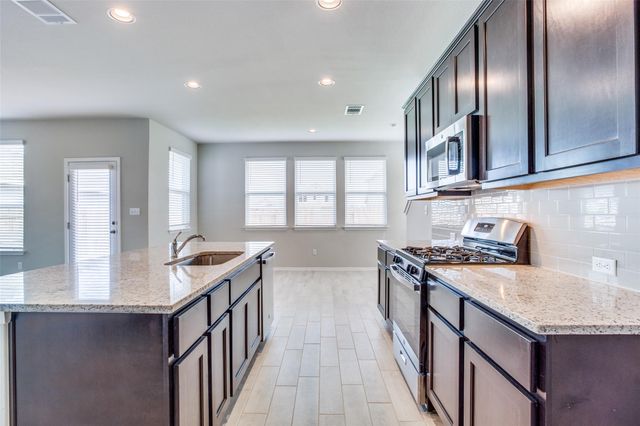 146 White Dunes DR, Maxwell, TX 78656