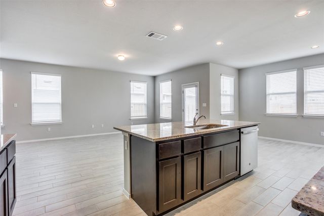 146 White Dunes DR, Maxwell, TX 78656