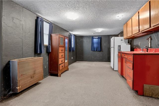 1926 S Hardy Avenue, Independence, MO 64052