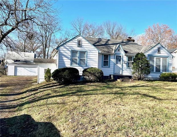 1926 S Hardy Avenue, Independence, MO 64052