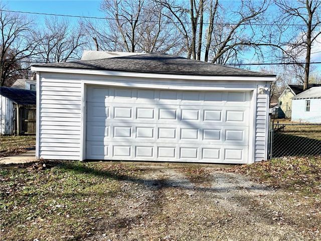 1926 S Hardy Avenue, Independence, MO 64052