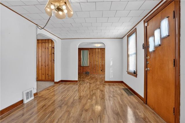 1926 S Hardy Avenue, Independence, MO 64052