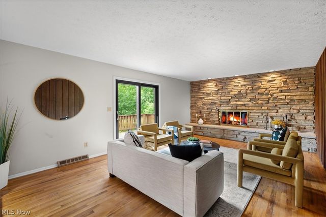 409 Whittlesey Drive, Tallmadge, OH 44278