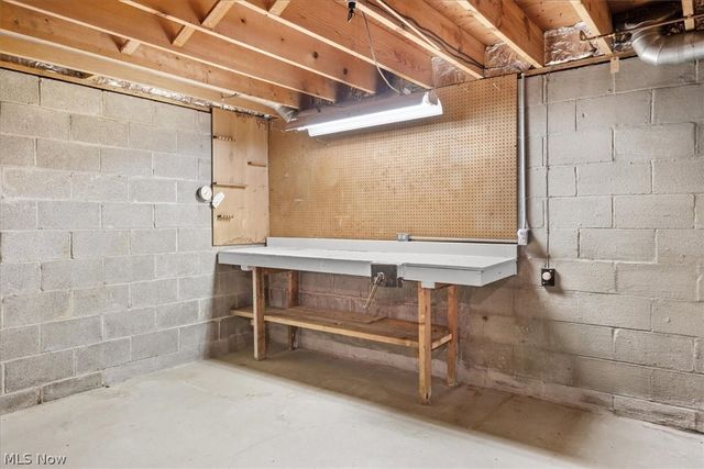 409 Whittlesey Drive, Tallmadge, OH 44278
