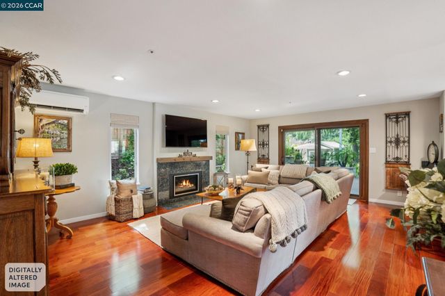 136 Hillcroft Way, Walnut Creek, CA 94597