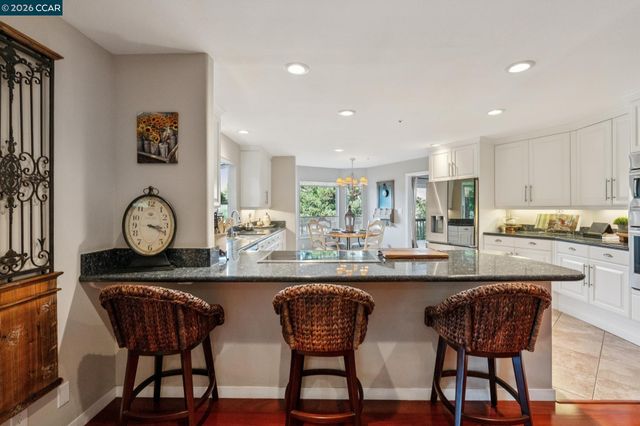 136 Hillcroft Way, Walnut Creek, CA 94597