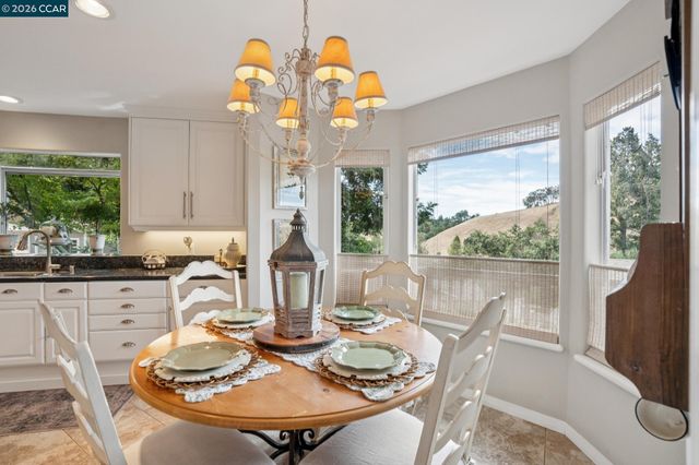 136 Hillcroft Way, Walnut Creek, CA 94597