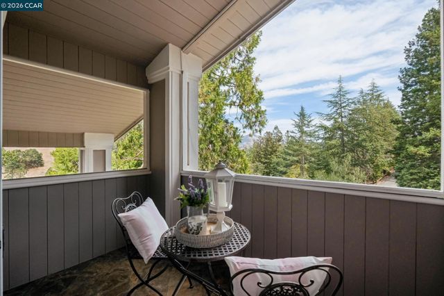 136 Hillcroft Way, Walnut Creek, CA 94597