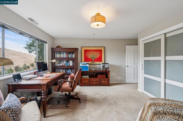 136 Hillcroft Way, Walnut Creek, CA 94597
