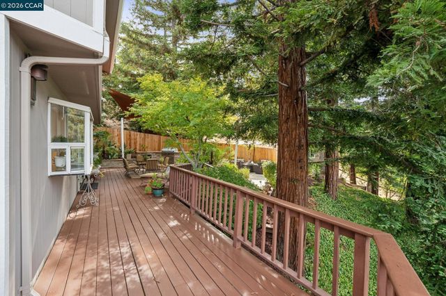 136 Hillcroft Way, Walnut Creek, CA 94597