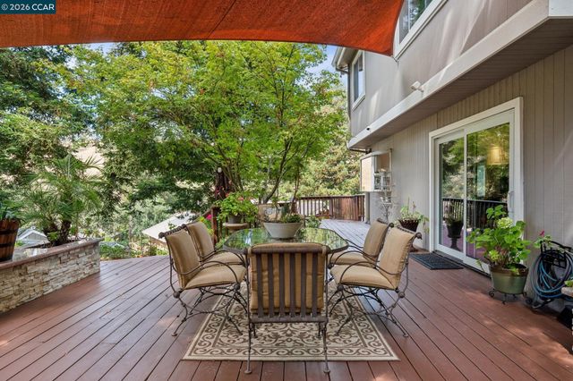 136 Hillcroft Way, Walnut Creek, CA 94597