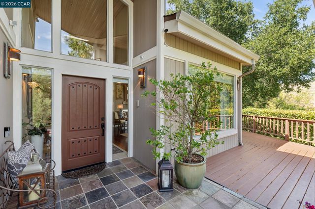 136 Hillcroft Way, Walnut Creek, CA 94597