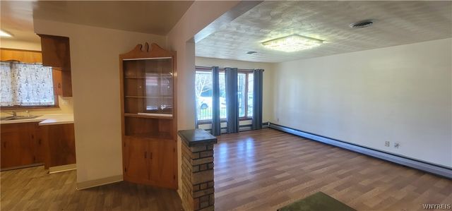 2494 Forest Avenue, Niagara Falls, NY 14301