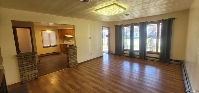 2494 Forest Avenue, Niagara Falls, NY 14301