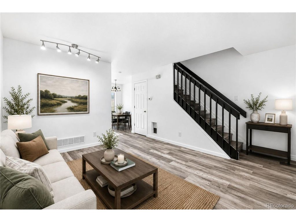 805 Summer Dr, Highlands Ranch, CO 80126
